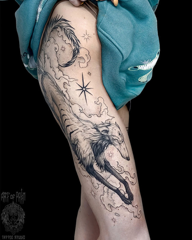Татуировка женская графика на бедре кицунэ – Мастер тату: Мария Котова