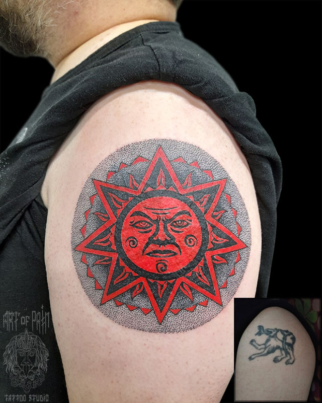 Татуировка мужская графика на плече солнце – Мастер тату: Николай Орф