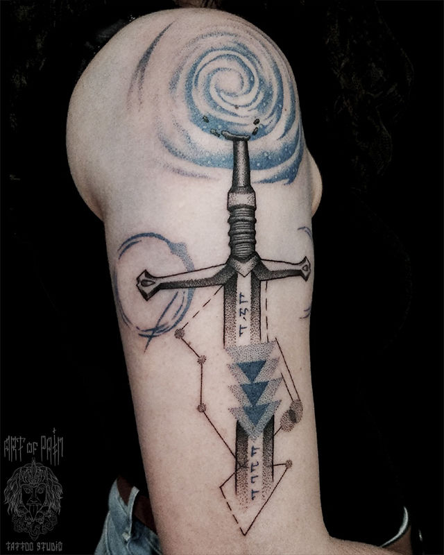 Татуировка женская графика на плече меч – Мастер тату: Николай Орф