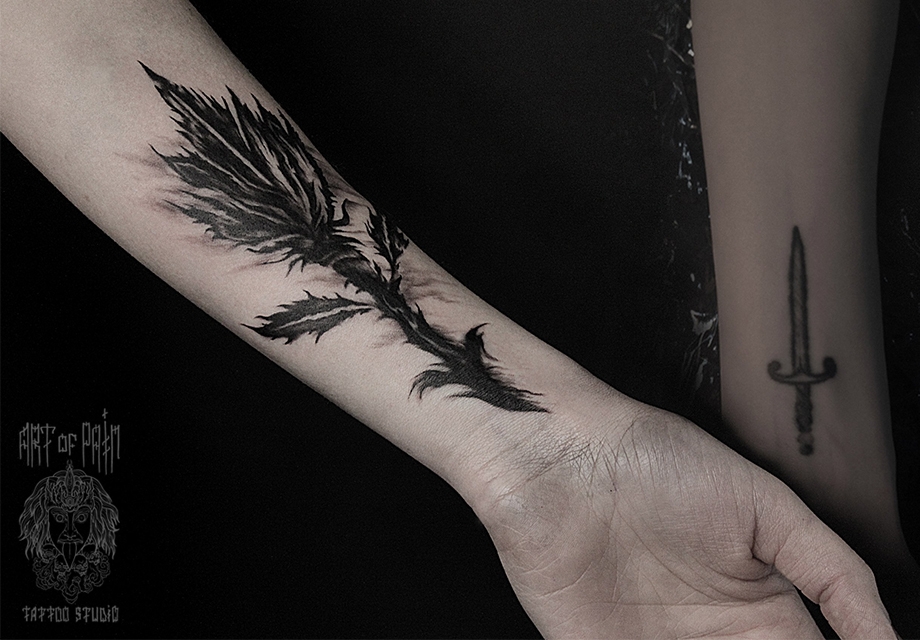 Татуировка женская black&grey на предплечье цветок – Мастер тату: 