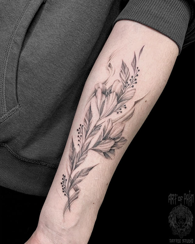 Татуировка женская графика + дотворк на предплечье цветы – Мастер тату: Мария Челнокова