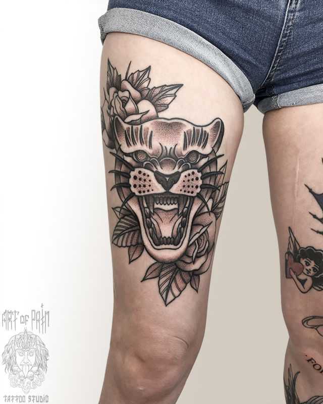 Татуировка женская графика на бедре багира – Мастер тату: Максим Север