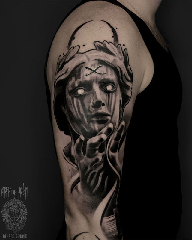 Татуировка мужская реализм на плече богиня – Мастер тату: Анастасия Юсупова