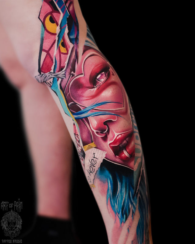 Татуировка мужская нью скул и реализм на ноге девушка и розовая пантера – Мастер тату: Дмитрий Шейб