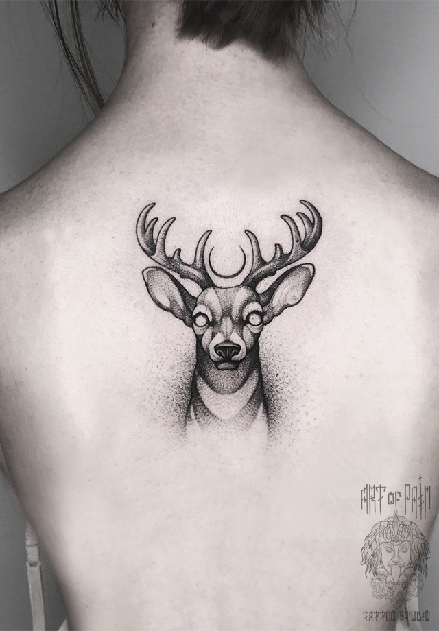 Татуировка женская дотворк на спине олень – Мастер тату: 