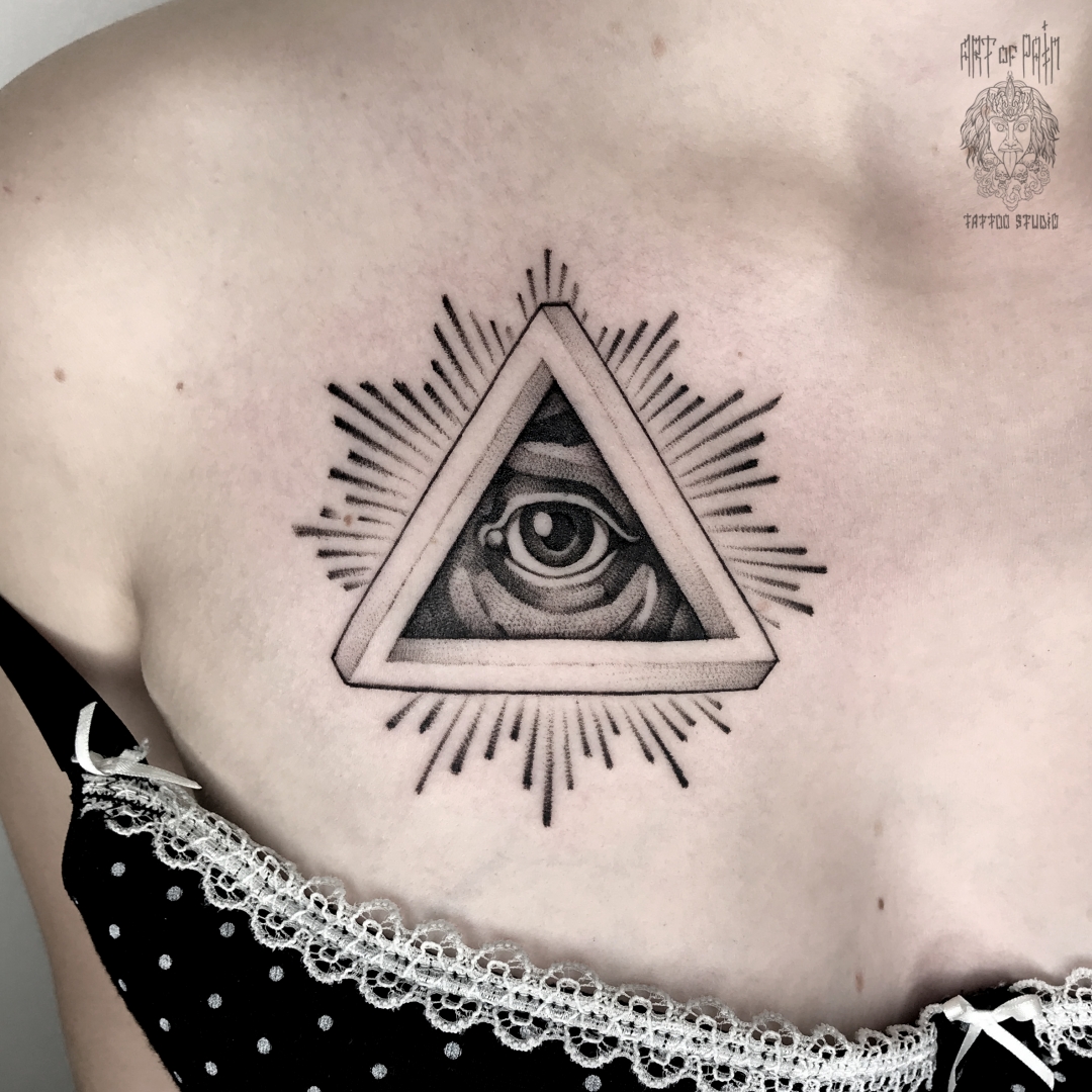 Татуировка женская дотворк на груди всевидящее око – Мастер тату: 
