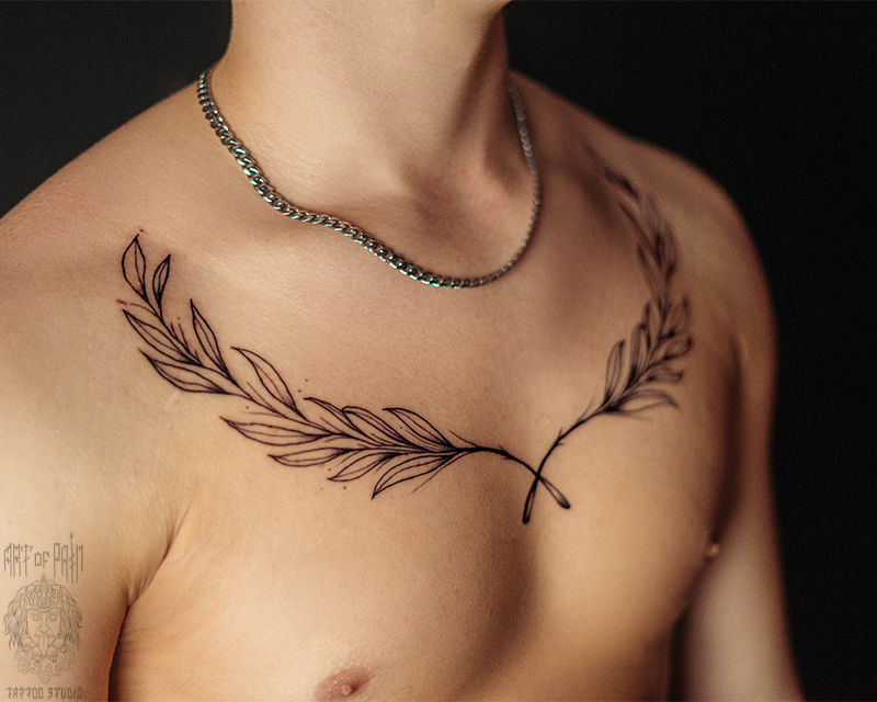 Татуировка мужская графика на груди лавр – Мастер тату: Святослав Ильин