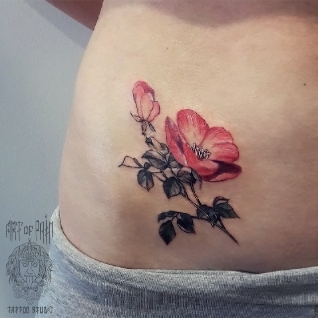 Татуировка женская реализм на животе цветок – Мастер тату: 