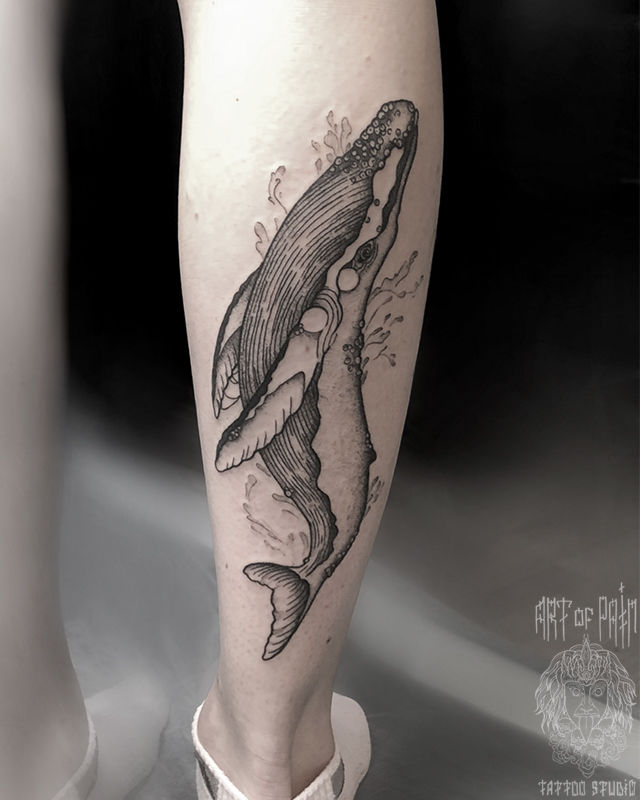 Татуировка женская графика на голени кит – Мастер тату: 
