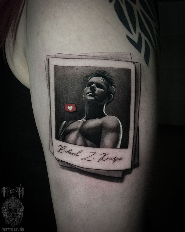 Татуировка женская реализм на плече портрет – Мастер тату: Анастасия Юсупова