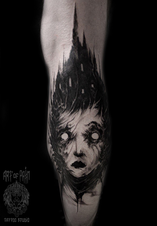 Татуировка мужская black&grey на голени призрак старого дома – Мастер тату: 