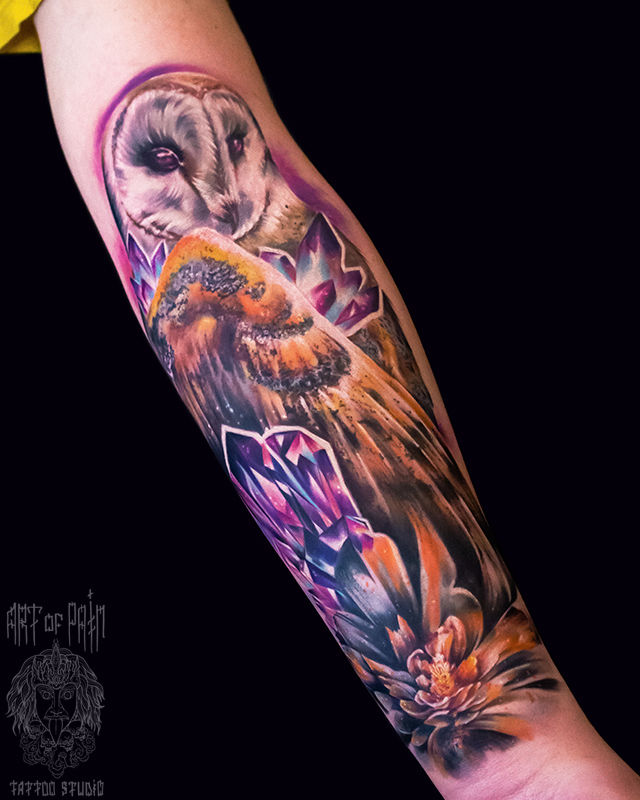 Татуировка женская реализм на руке сова – Мастер тату: Дмитрий Шейб