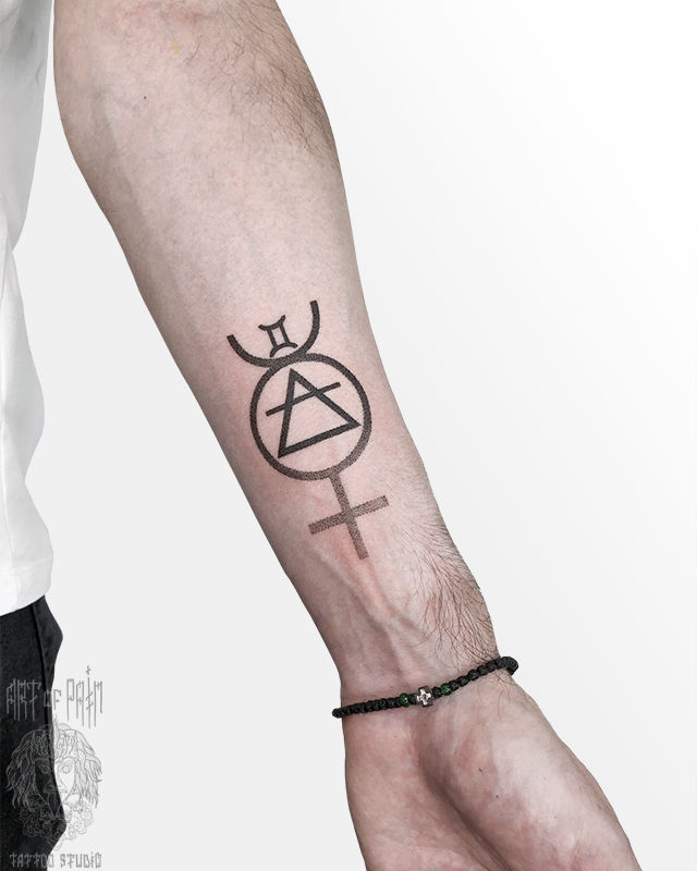 Татуировка мужская графика на предплечье символы – Мастер тату: Максим Север