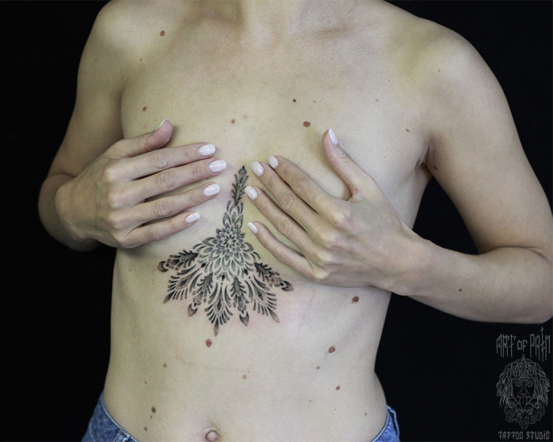 Татуировка женская орнаментал под грудью узор – Мастер тату: Надежда Полякова