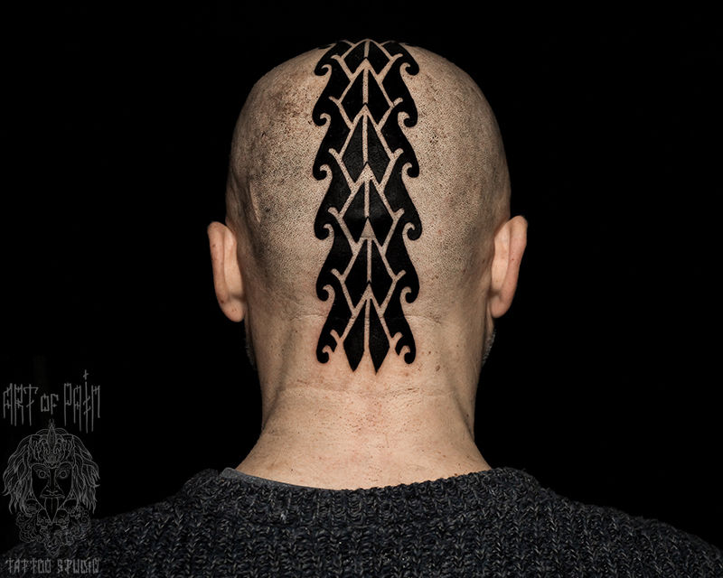 Татуировка мужская полинезия на голове орнамент – Мастер тату: Юрий Хандрыкин