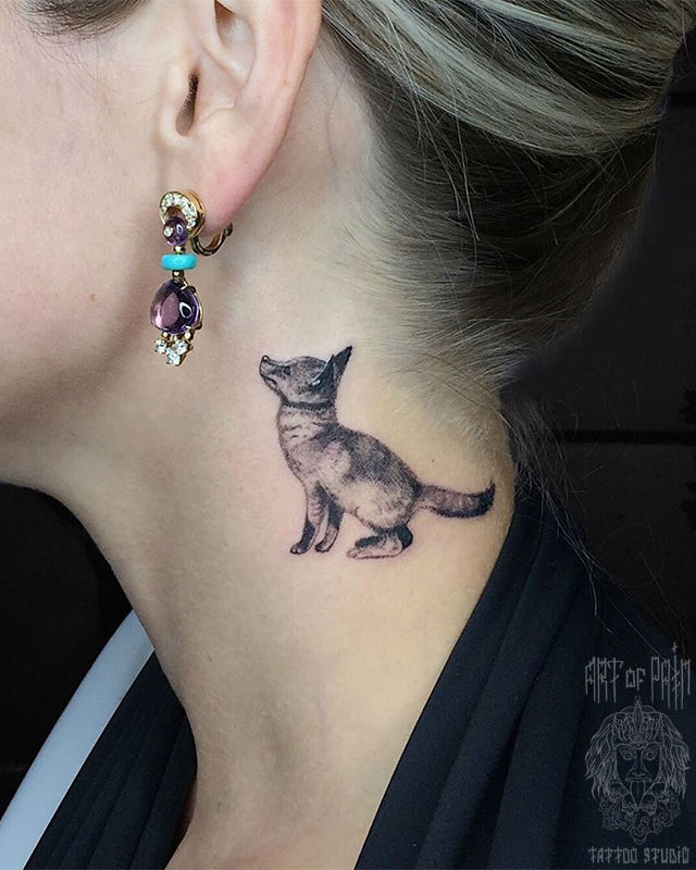 Татуировка женская графика на шее щенок – Мастер тату: Анастасия Юсупова