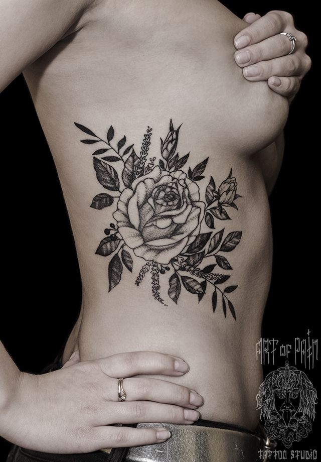 Татуировка женская графика на ребрах дикая роза – Мастер тату: 