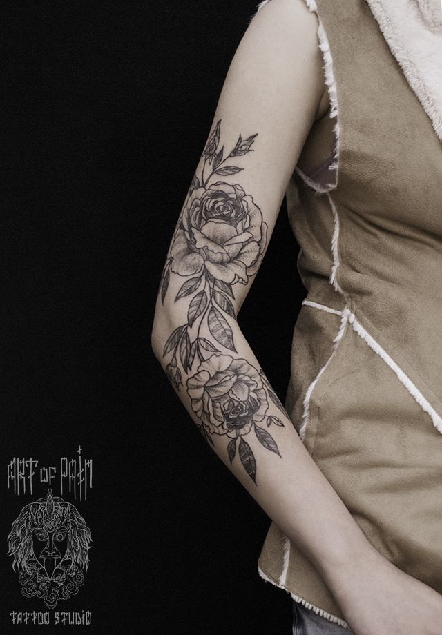 Татуировка женская графика на руке крупные цветы розы – Мастер тату: 