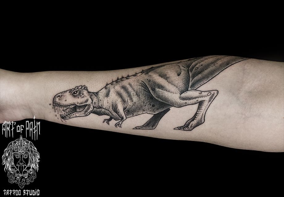 Татуировка женская графика на предплечье динозавр – Мастер тату: 