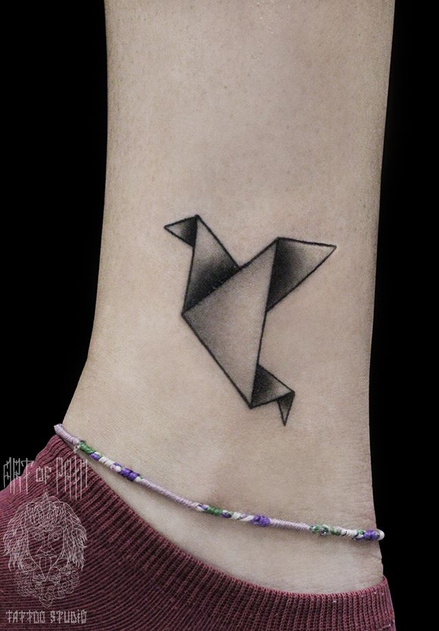 Татуировка женская графика на щиколотке оригами – Мастер тату: 