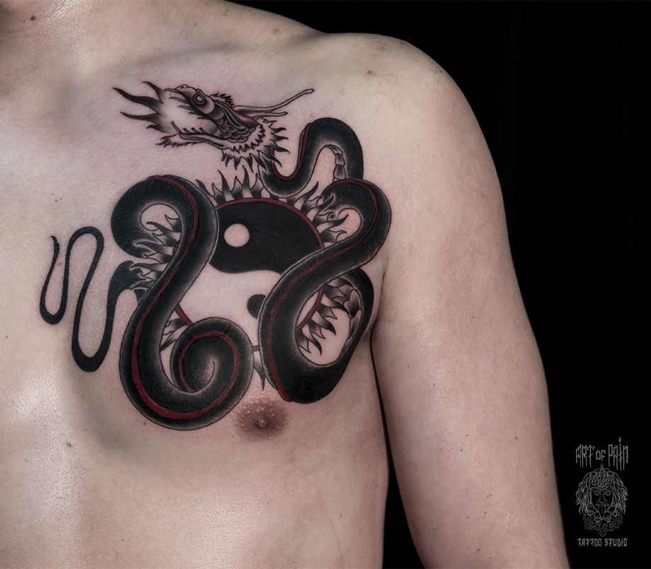 Татуировка мужская графика на груди змея – Мастер тату: 