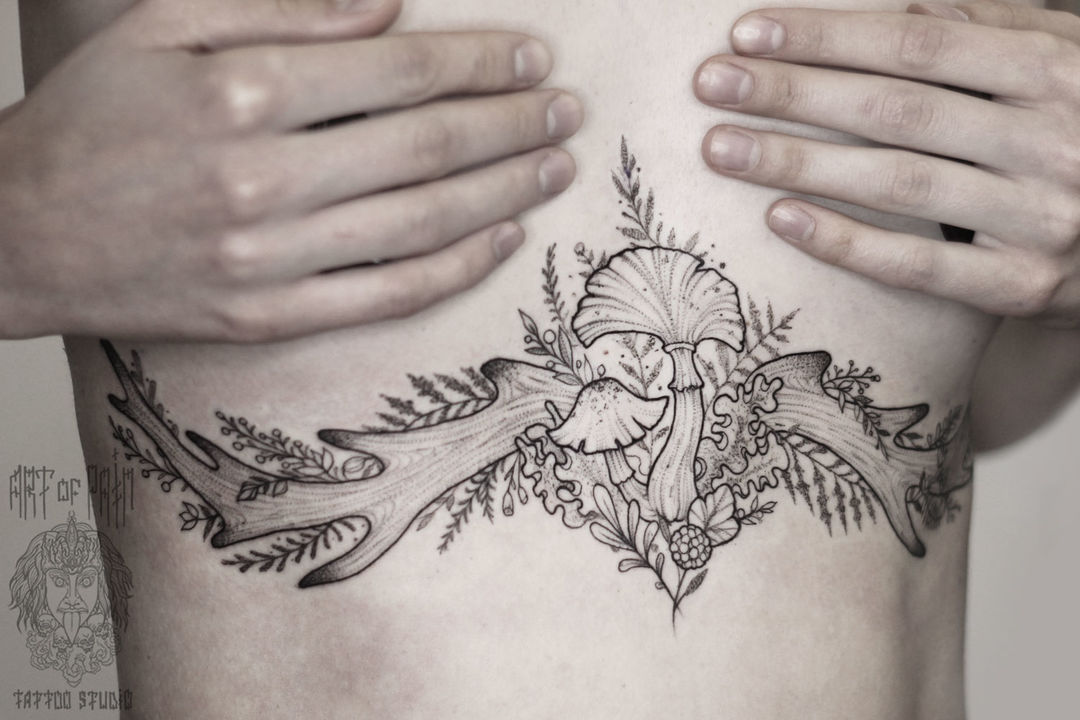 Татуировка женская графика на животе грибы – Мастер тату: 