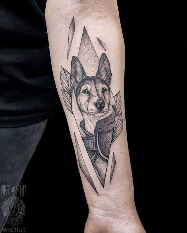 Татуировка женская графика на предплечье собака – Мастер тату: Мария Котова