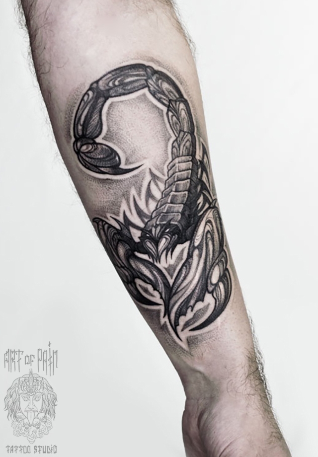 Татуировка мужская графика на предплечье скорпион – Мастер тату: 