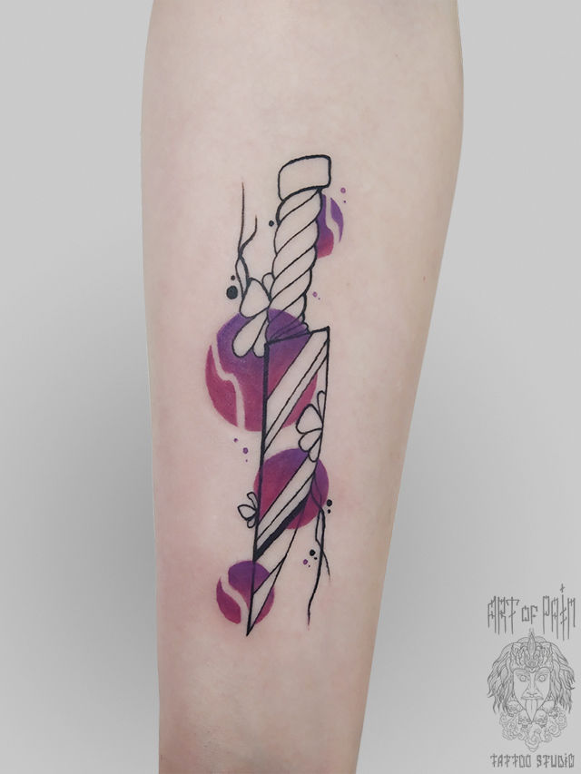 Татуировка женская графика на предплечье нож – Мастер тату: 