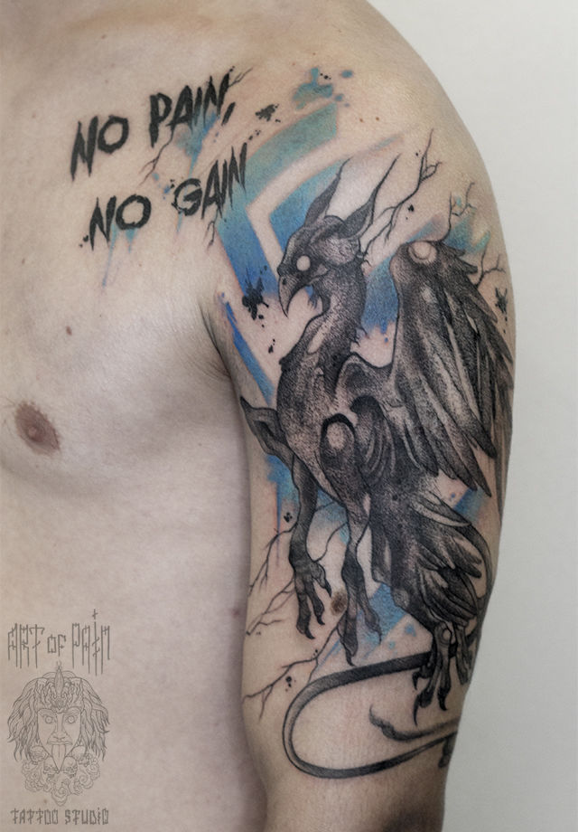 Татуировка мужская графика на плече грифон – Мастер тату: 