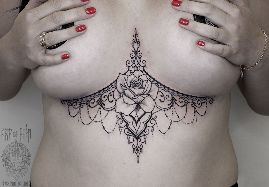Татуировка женская графика под грудью узор – Мастер тату: Анастасия Родина
