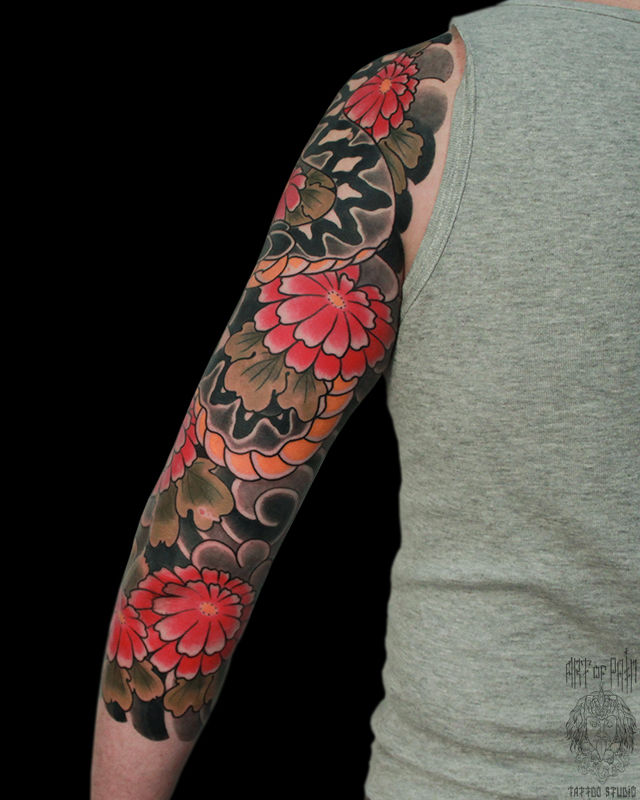 Татуировка мужская япония тату-рукав змея, хризантема – Мастер тату: Марк Акулов