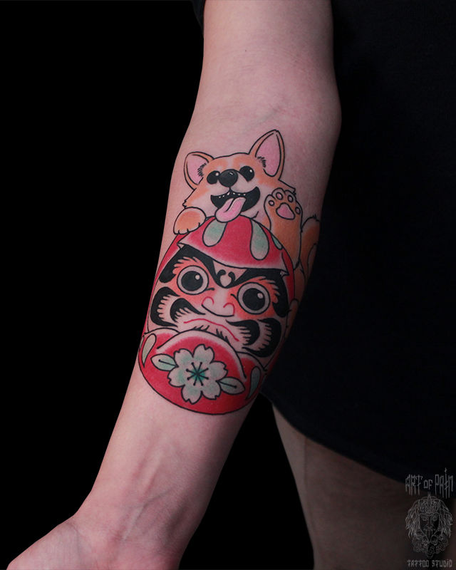 Татуировка женская япония на предплечье дарума – Мастер тату: Марк Акулов