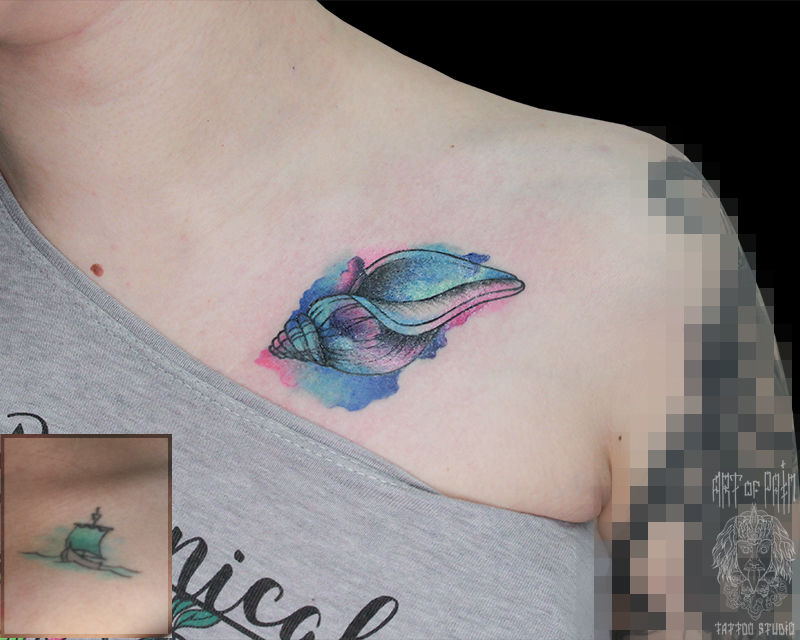 Татуировка женская акварель на ключице ракушка – Мастер тату: Анастасия Родина