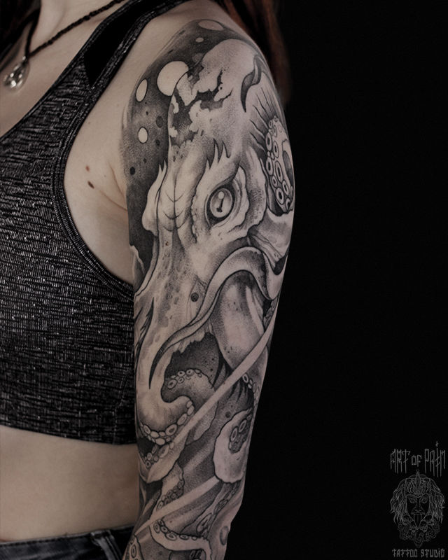 Татуировка женская графика на плече осьминог – Мастер тату: 