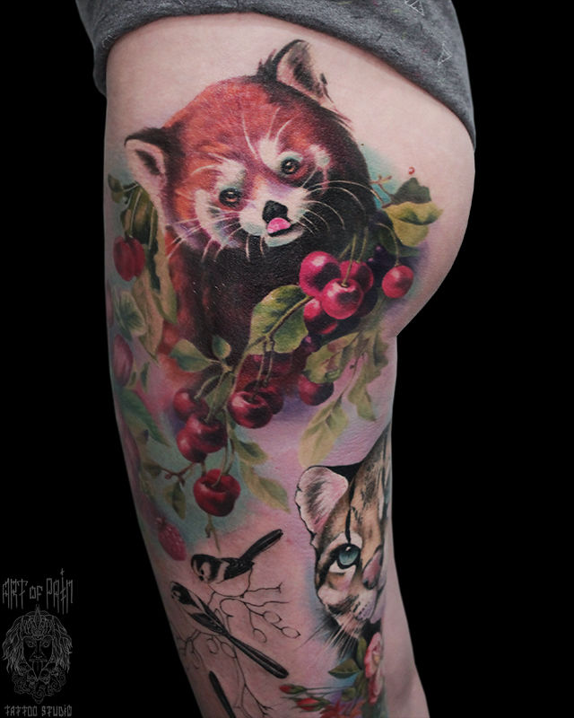 Татуировка женская реализм на бедре панда – Мастер тату: Анастасия Родина