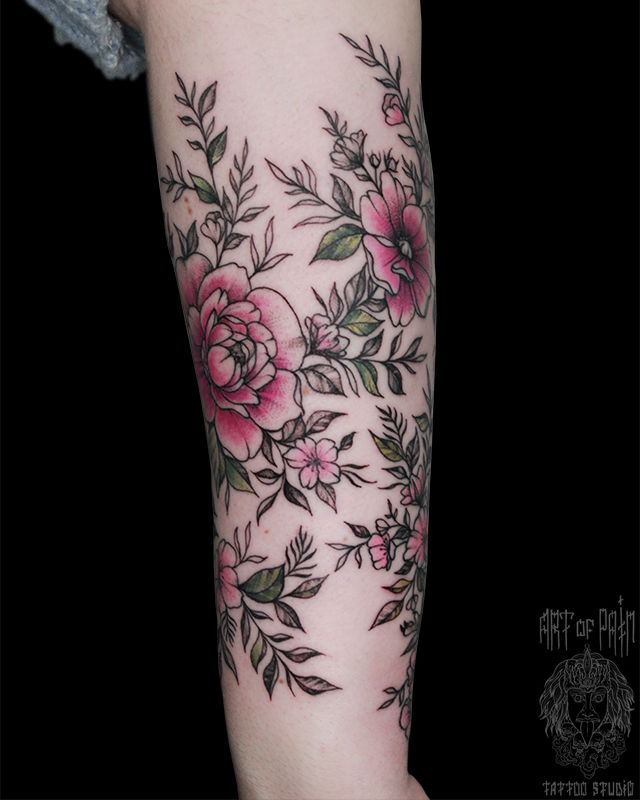 Татуировка женская цветная графика на предплечье цветы розовые – Мастер тату: Анастасия Родина