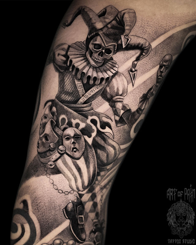 Татуировка мужская графика на руке скелет шут – Мастер тату: Анастасия Юсупова