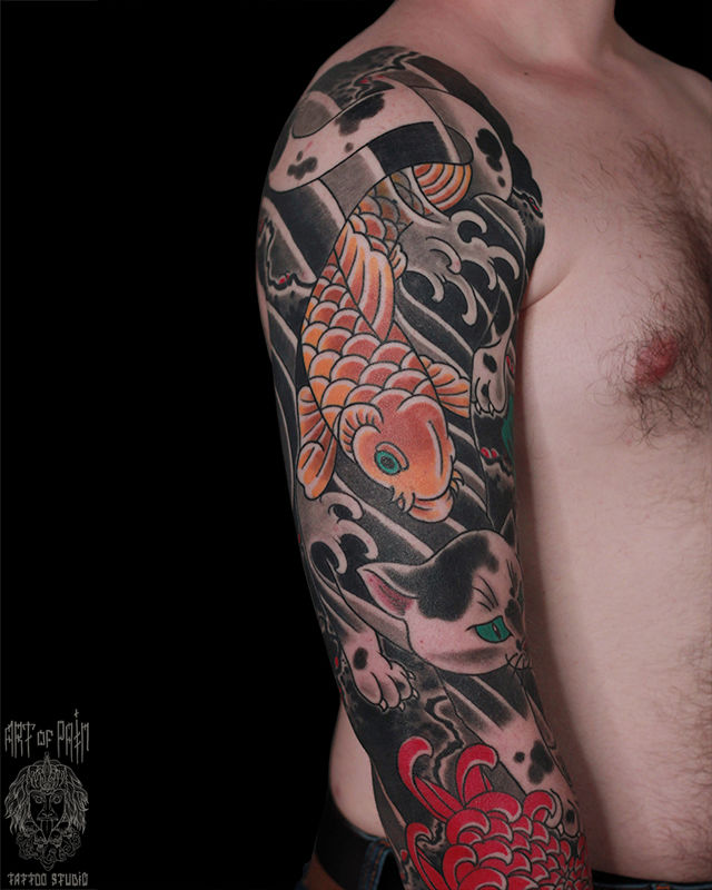 Татуировка мужская япония на плече карп и кот – Мастер тату: Марк Акулов