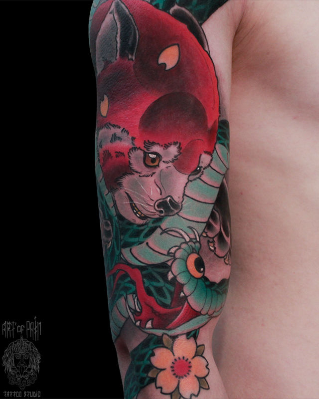 Татуировка мужская япония на плече красная панда и змея – Мастер тату: Марк Акулов