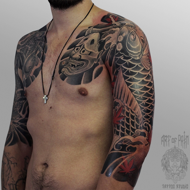 Татуировка мужская япония на плече карп и Хання на груди – Мастер тату: Марк Акулов