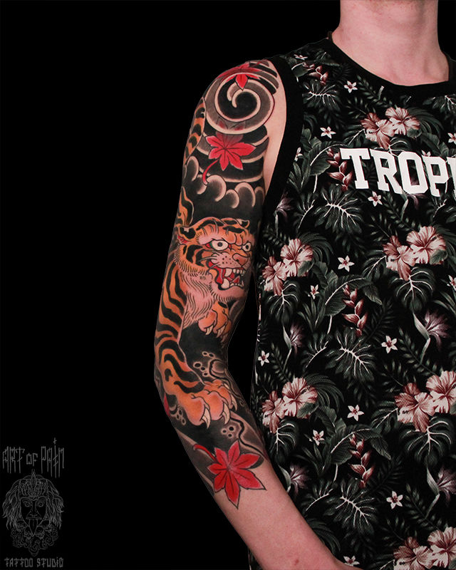 Татуировка мужская япония тату-рукав тигр и кленовые листья (вид спереди) – Мастер тату: Марк Акулов