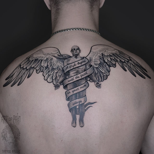 Татуировка мужская графика на спине ангел – Мастер тату: Анастасия Юсупова