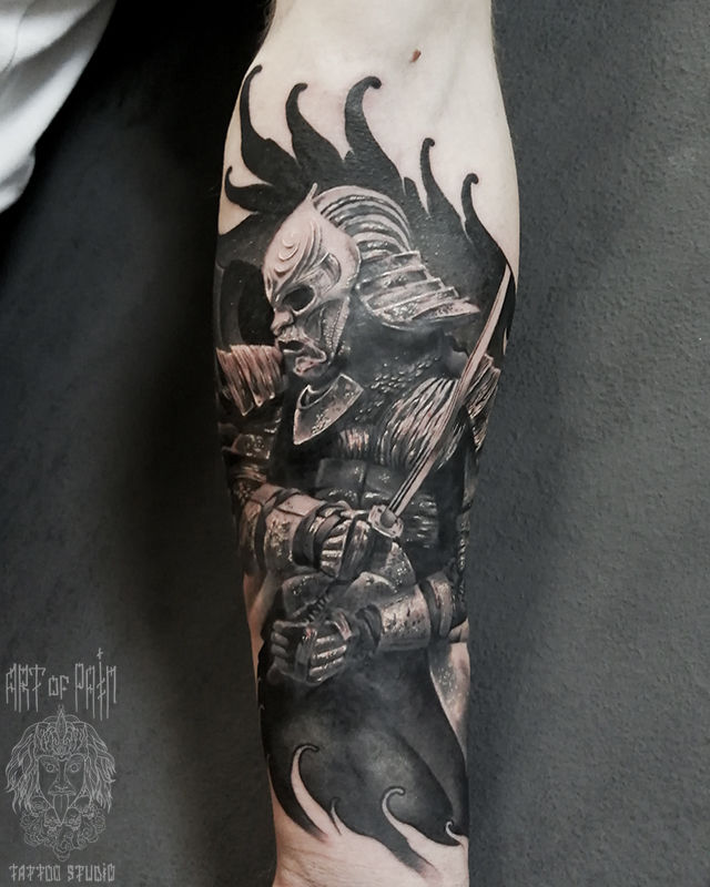 Татуировка мужская black&grey на предплечье самурай – Мастер тату: 