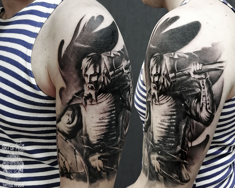 Татуировка мужская black&grey на плече воин – Мастер тату: 