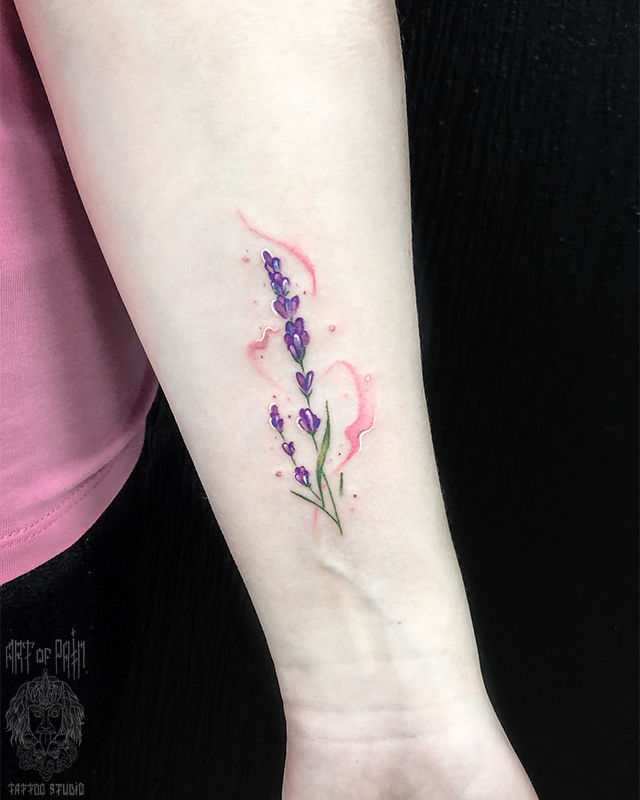 Татуировка женская акварель на предплечье цветы лаванды – Мастер тату: Мария Котова