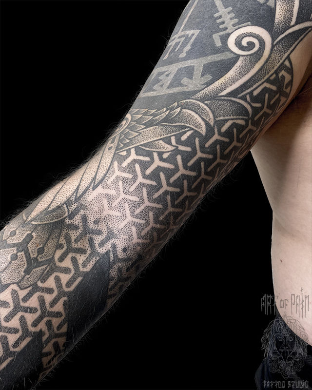 Татуировка мужская орнаментал тату-рукав узор – Мастер тату: Николай Орф