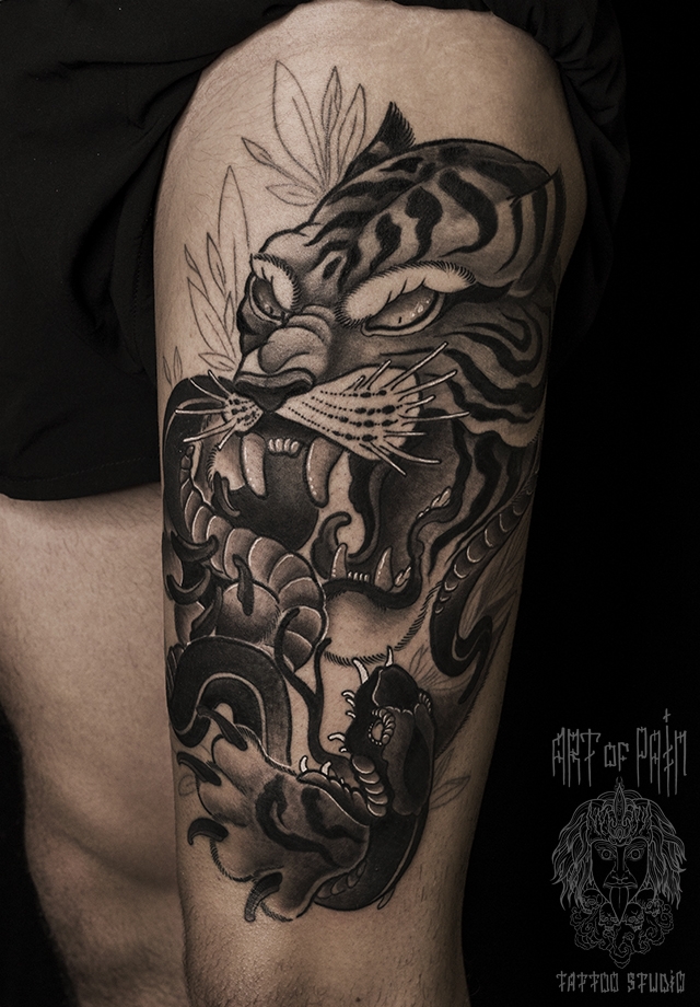 Татуировка мужская япония на бедре тигр и змея – Мастер тату: 