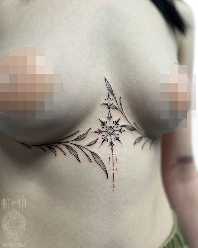 Татуировка женская графика под грудью узор – Мастер тату: 
