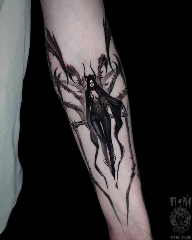 Татуировка мужская хоррор на руке ведьма – Мастер тату: Анастасия Юсупова